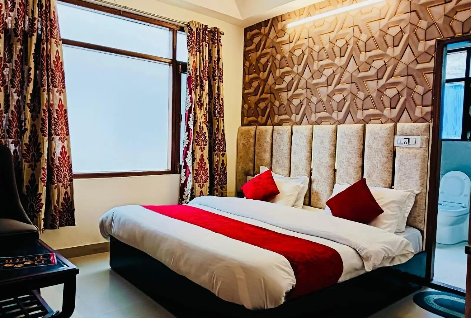 Hotel Aston Hills - A Home In Mountains , Shimla